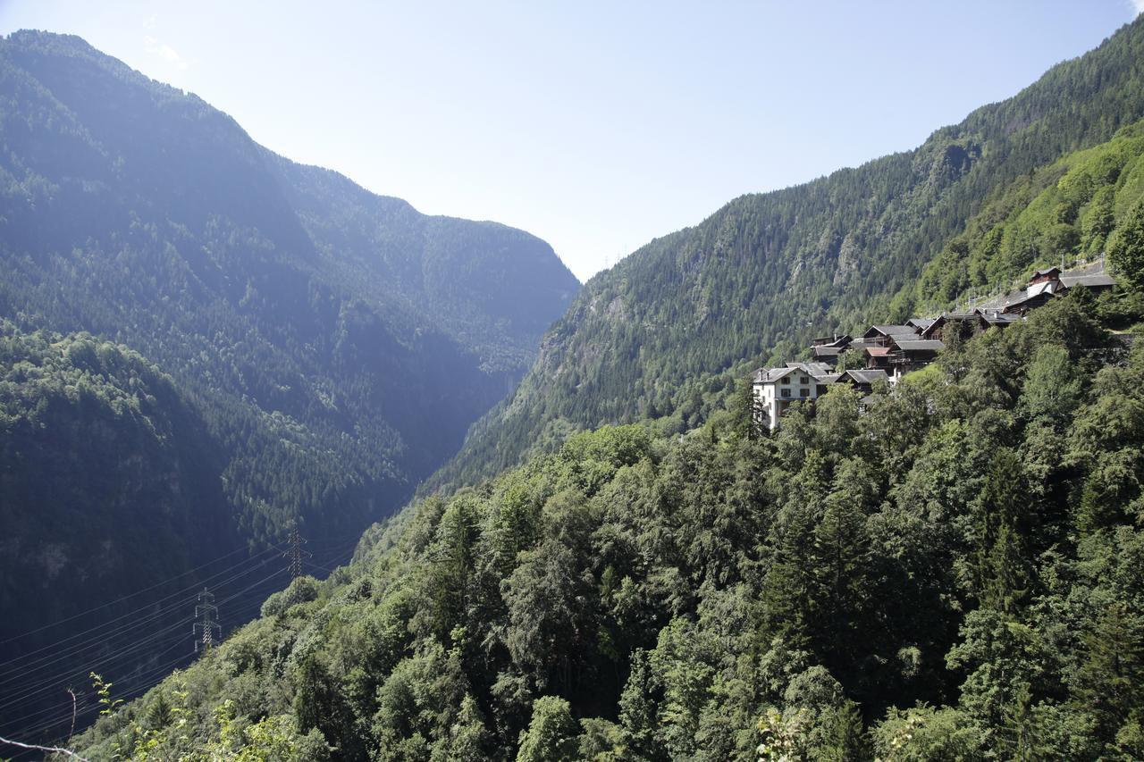 Lieu Secret Dans Les Alpes Suisses Vila Le Tretien Exterior foto