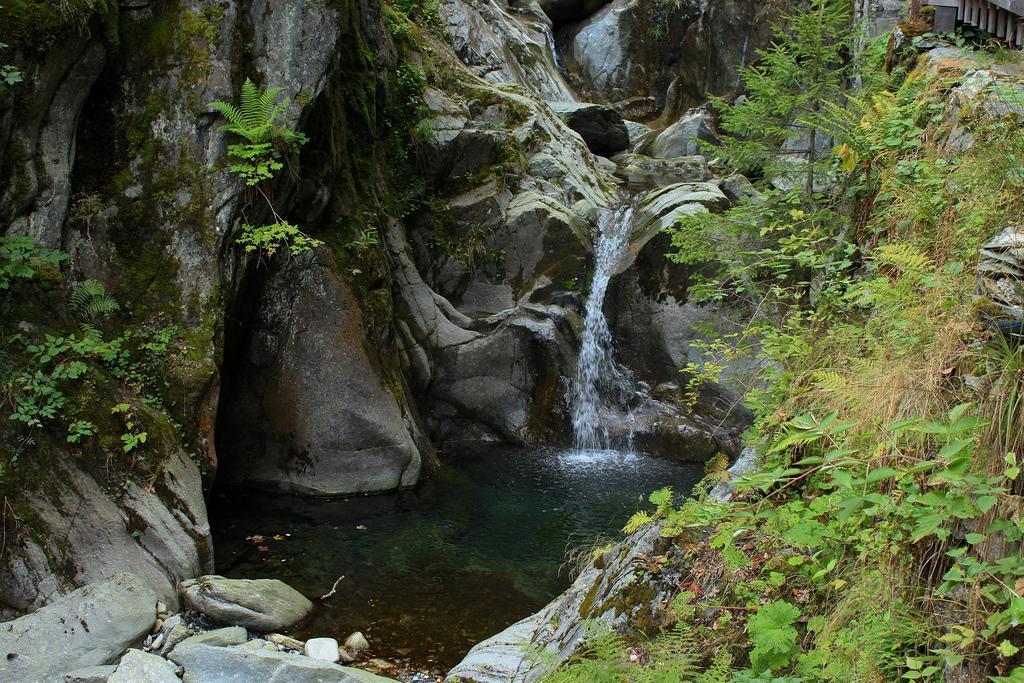 Lieu Secret Dans Les Alpes Suisses Vila Le Tretien Exterior foto