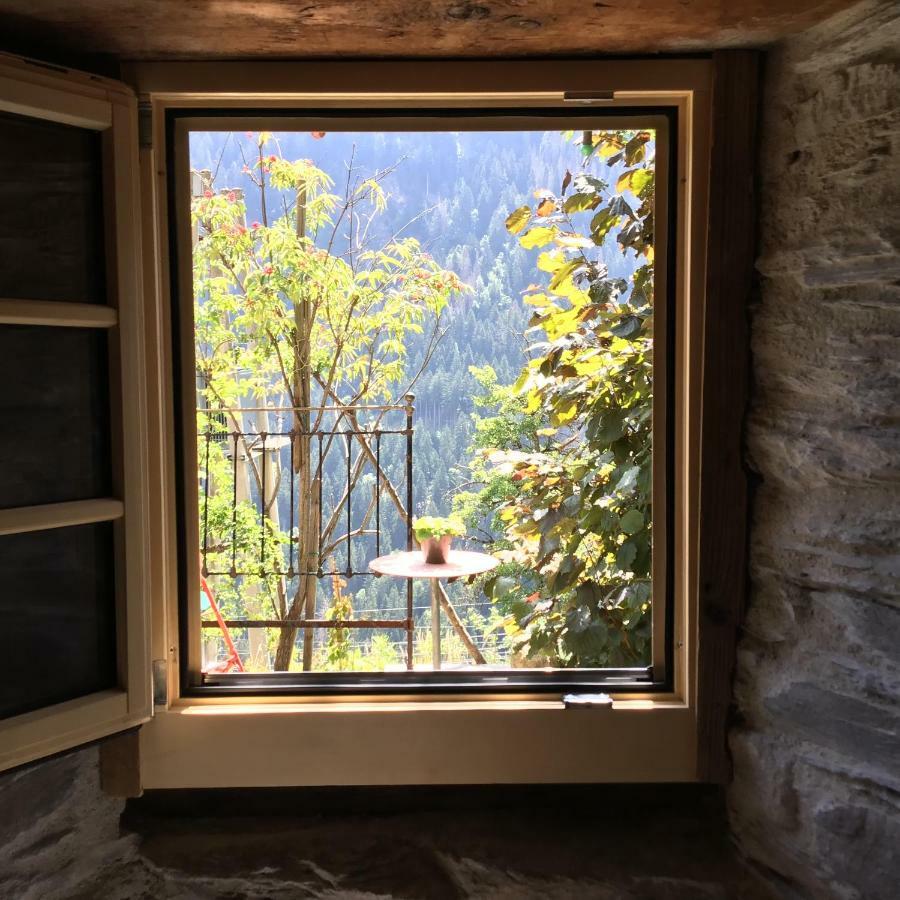 Lieu Secret Dans Les Alpes Suisses Vila Le Tretien Exterior foto